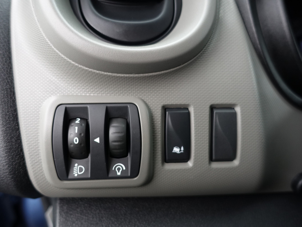 
Renault Trafic 1.6 dCi Euro 6 T29 Sportline- Camera, Lier, park Assist, Cruise, Clima, Navi, Grijs Kenteken vol									