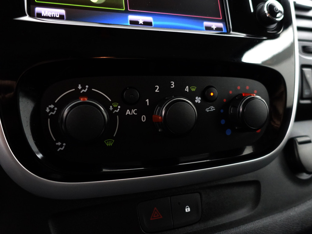 
Renault Trafic 1.6 dCi Euro 6 T29 L2 Sportline- Dubbele Cabine, 5/6 Pers, Keyless, Park Assist, Cruise, Clima, Sport Interieur vol									