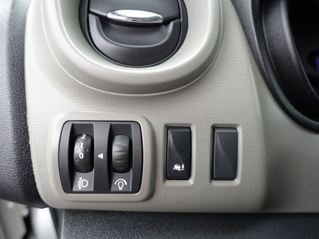 
Renault Trafic 1.6 dCi Euro 6 T29 L2 Sportline- Dubbele Cabine, 5/6 Pers, Keyless, Park Assist, Cruise, Clima, Sport Interieur vol									