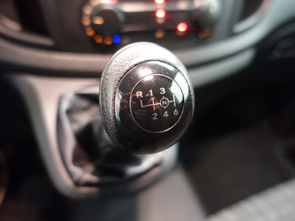 
Mercedes-Benz Vito 109 CDI Euro 6 Lang- Airco, Elek Pakket, 3 Pers, Achterklep, Grijs kenteken vol									