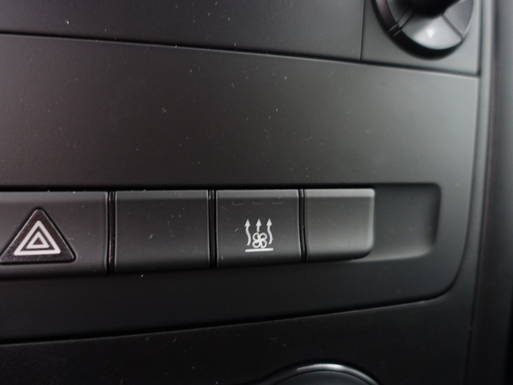 
Mercedes-Benz Vito 116 CDI Lang AMG Night Edition Aut- Dubbele Cabine, 5/6 Pers, Standkachel, Lane Assist, Park Assist, Camera, Navi vol									