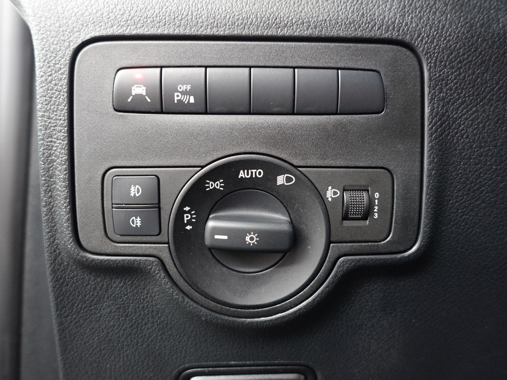 
Mercedes-Benz Vito 116 CDI Lang AMG Night Edition Aut- Dubbele Cabine, 5/6 Pers, Standkachel, Lane Assist, Park Assist, Camera, Navi vol									