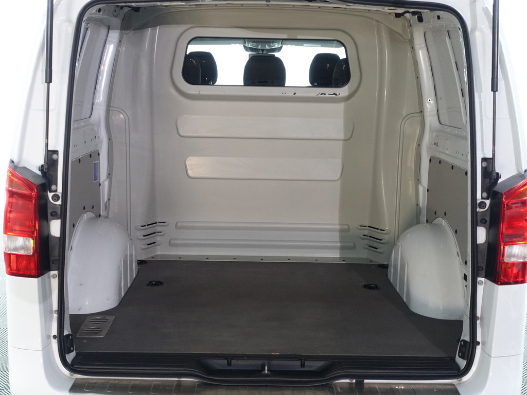 
Mercedes-Benz Vito 116 CDI Lang AMG Night Edition Aut- Dubbele Cabine, 5/6 Pers, Standkachel, Lane Assist, Park Assist, Camera, Navi vol									