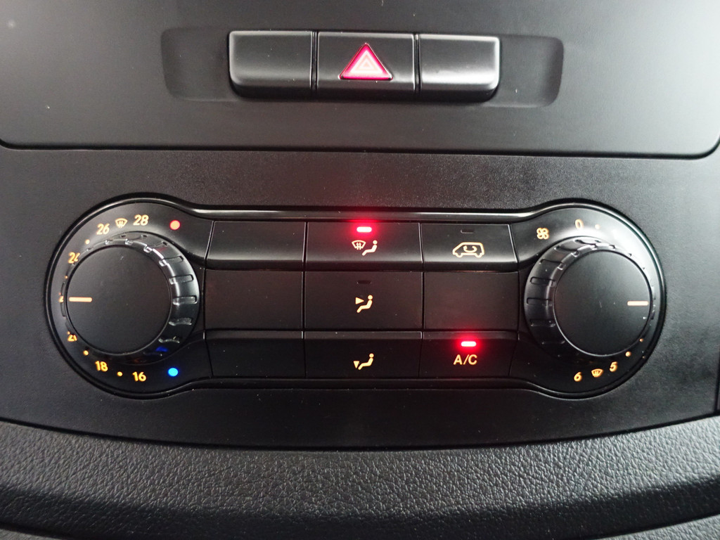 
Mercedes-Benz Vito 111 CDI Euro 6 Lang L2 – Navi, Airco, Elek Pakket, Inrichting, Trekhaak, Grijs Kenteken vol									