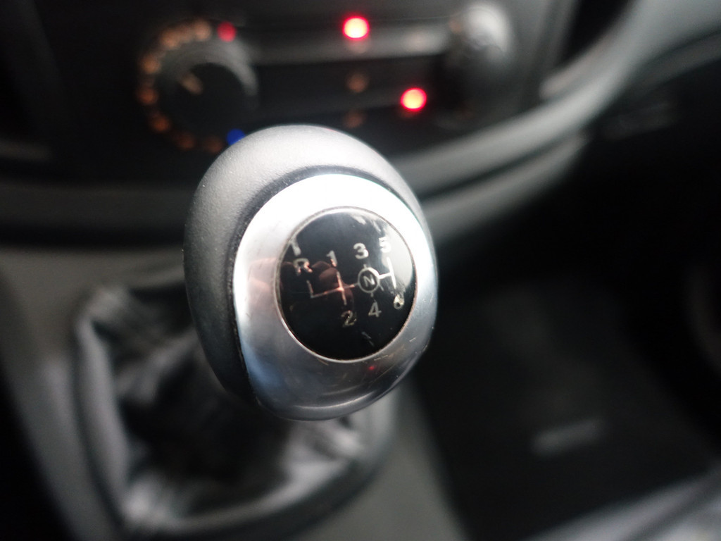 
Mercedes-Benz Vito 111 CDI Lang L2- Park Assist, Trekhaak, Navi, Clima, Cruise, Grijs Kenteken vol									