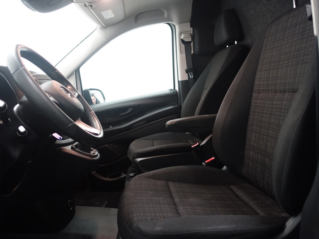 
Mercedes-Benz Vito 111 CDI Lang L2- Park Assist, Trekhaak, Navi, Clima, Cruise, Grijs Kenteken vol									
