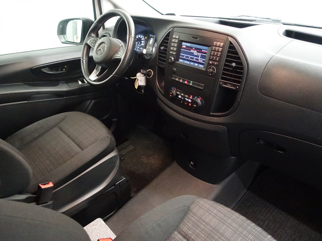 
Mercedes-Benz Vito 116 CDI Lang Avantgarde Aut- 2x Schuifdeur, Navi, Lane Assist, Sidebars, Trekhaak, Grijs kenteken vol									