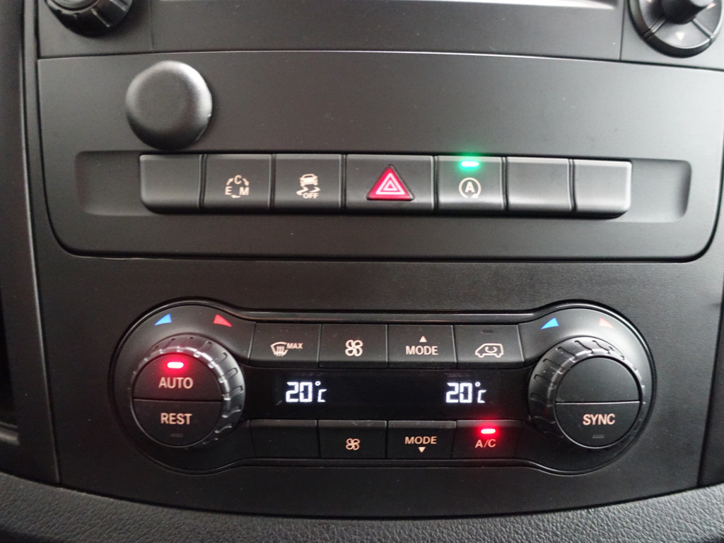 
Mercedes-Benz Vito 116 CDI Lang Avantgarde Aut- 2x Schuifdeur, Navi, Lane Assist, Sidebars, Trekhaak, Grijs kenteken vol									