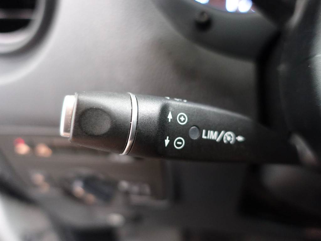 
Mercedes-Benz Vito 116 CDI Lang Avantgarde Aut- 2x Schuifdeur, Navi, Lane Assist, Sidebars, Trekhaak, Grijs kenteken vol									