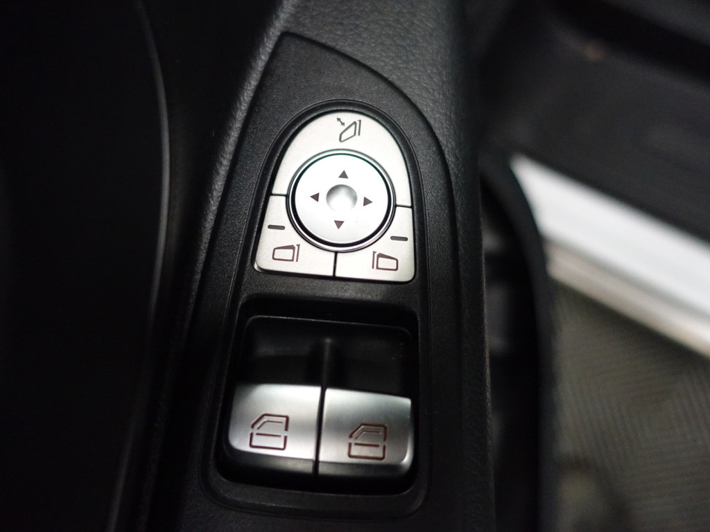 
Mercedes-Benz Vito 116 CDI Lang Avantgarde Aut- 2x Schuifdeur, Navi, Lane Assist, Sidebars, Trekhaak, Grijs kenteken vol									