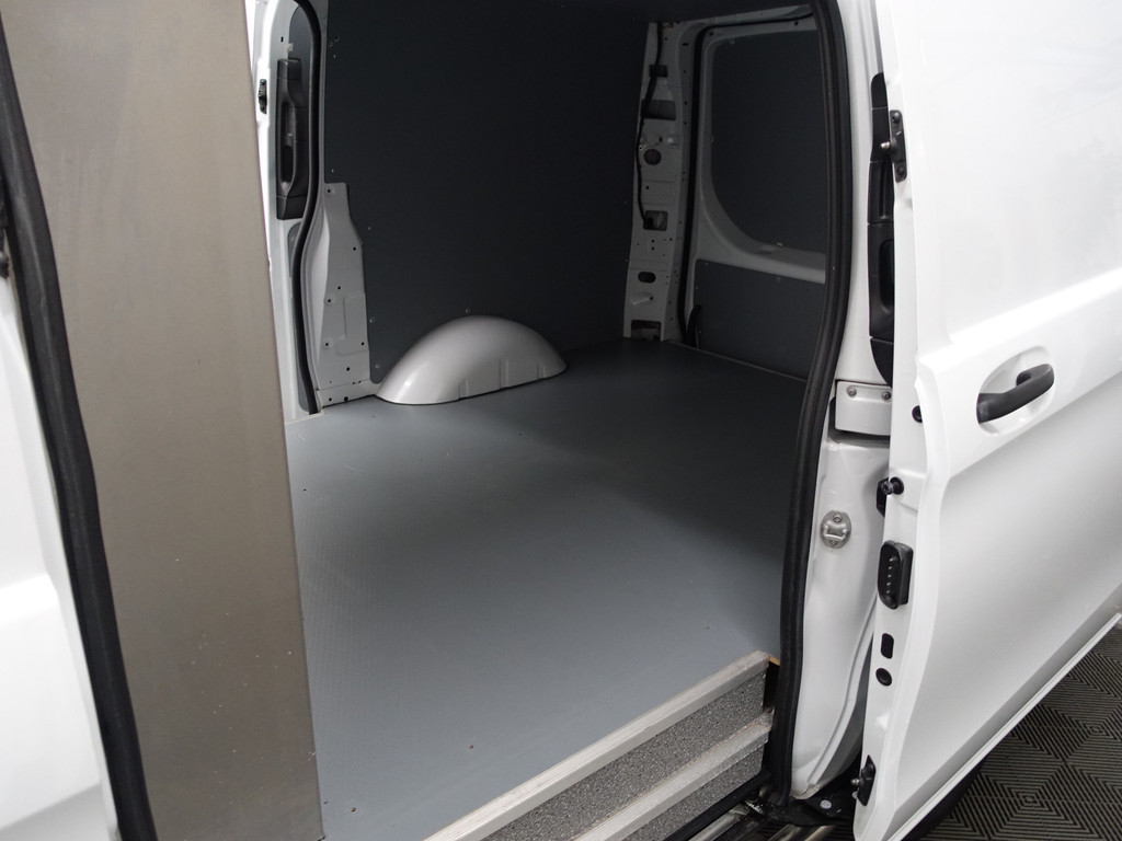 
Mercedes-Benz Vito 116 CDI Lang Avantgarde Aut- 2x Schuifdeur, Navi, Lane Assist, Sidebars, Trekhaak, Grijs kenteken vol									