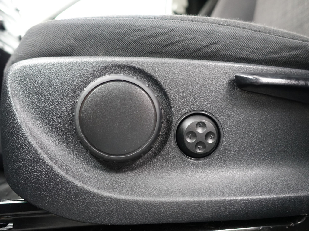 
Mercedes-Benz Vito 114 CDI Euro 6 Lang Aut- Camera, Navi, Park Assist, Trekhaak, Clima, Cruise, Comfort Interieur vol									