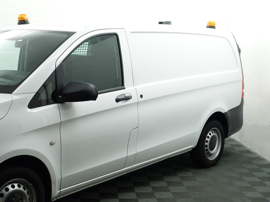 
Mercedes-Benz Vito 114 CDI Euro 6 Lang Aut- Camera, Navi, Park Assist, Trekhaak, Clima, Cruise, Comfort Interieur vol									