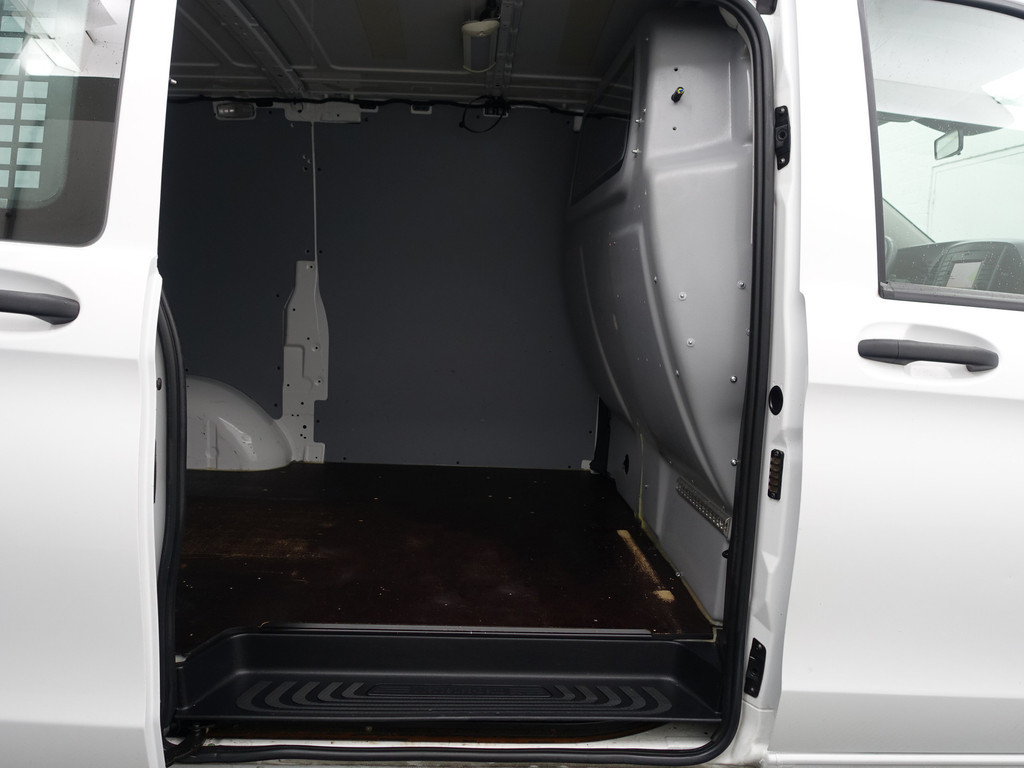 
Mercedes-Benz Vito 114 CDI Euro 6 Lang Aut- Camera, Navi, Park Assist, Trekhaak, Clima, Cruise, Comfort Interieur vol									