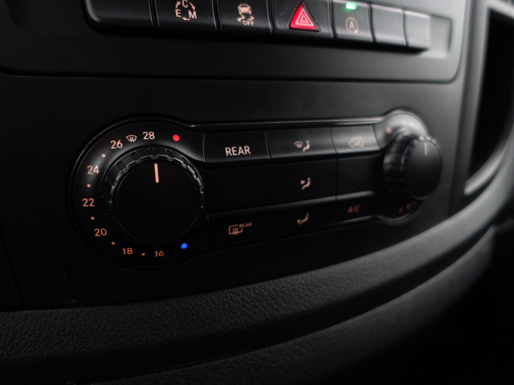 
Mercedes-Benz Vito 116 CDI Extra Lang AMG Night Edition Aut- Dubbele Cabine, 6 Pers, Xenon Led Matrix, Dynamic Select, Cruise, Trekhaak vol									