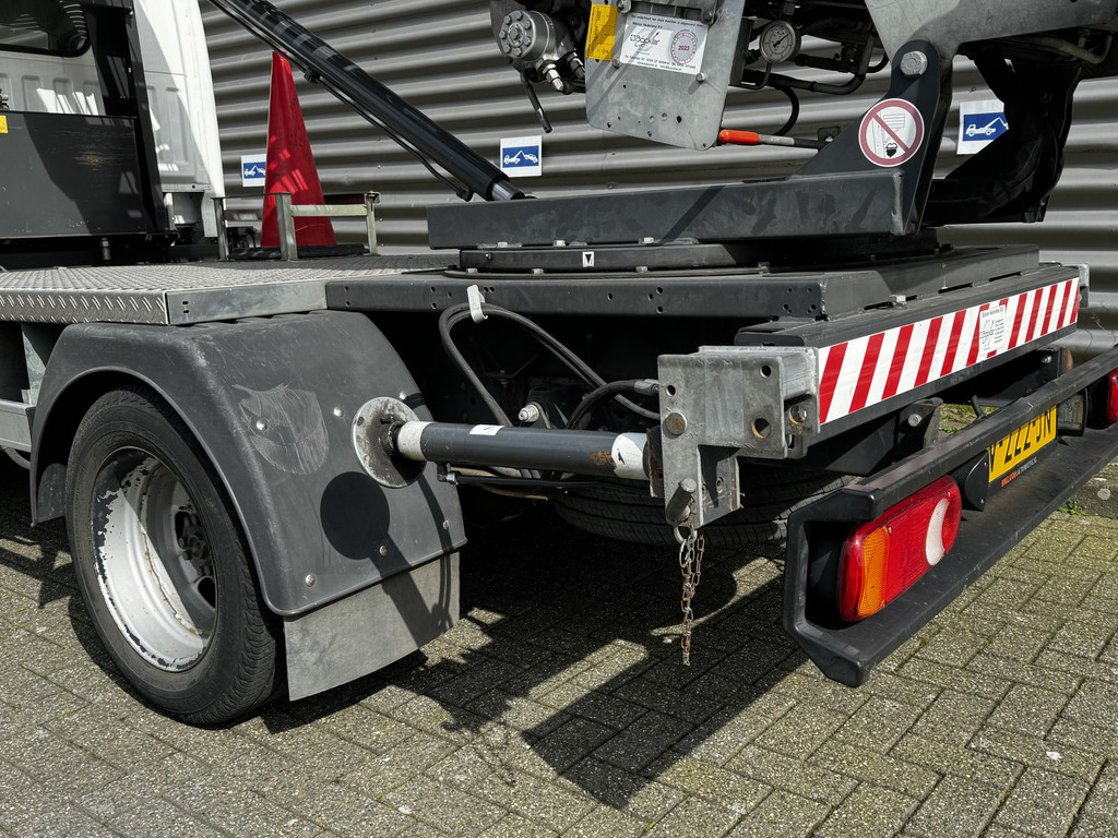 
Nissan Cabstar 3.0 dCi eev 45.15 290 verhuislift Bocker 26-meter, stempels, 45dkm vol									