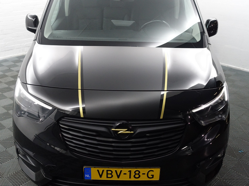 
Opel Combo 1.5D Euro 6 L2 Sport Edition- 3 Pers, Sport Leder, Stuurverwarming, Camera, Park Assist, Grijs Kenteken vol									