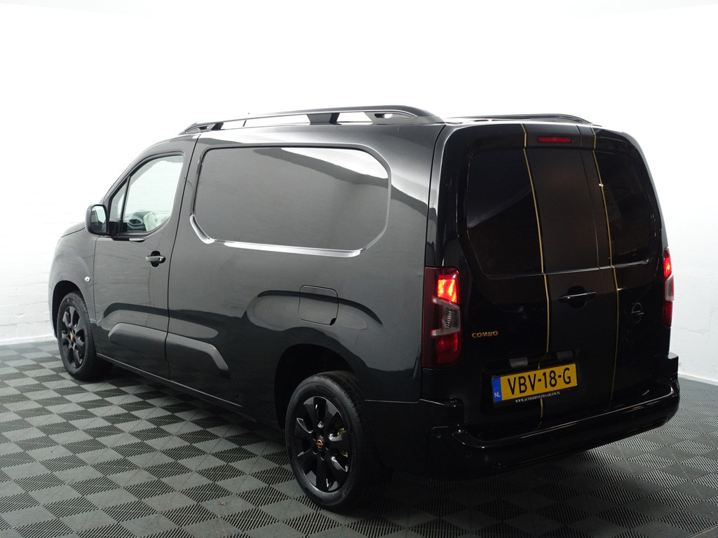 
Opel Combo 1.5D Euro 6 L2 Sport Edition- 3 Pers, Sport Leder, Stuurverwarming, Camera, Park Assist, Grijs Kenteken vol									