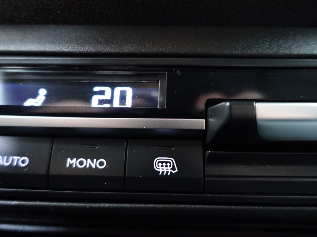 
Opel Combo 1.5D Euro 6 L2 Sport Edition- 3 Pers, Sport Leder, Stuurverwarming, Camera, Park Assist, Grijs Kenteken vol									