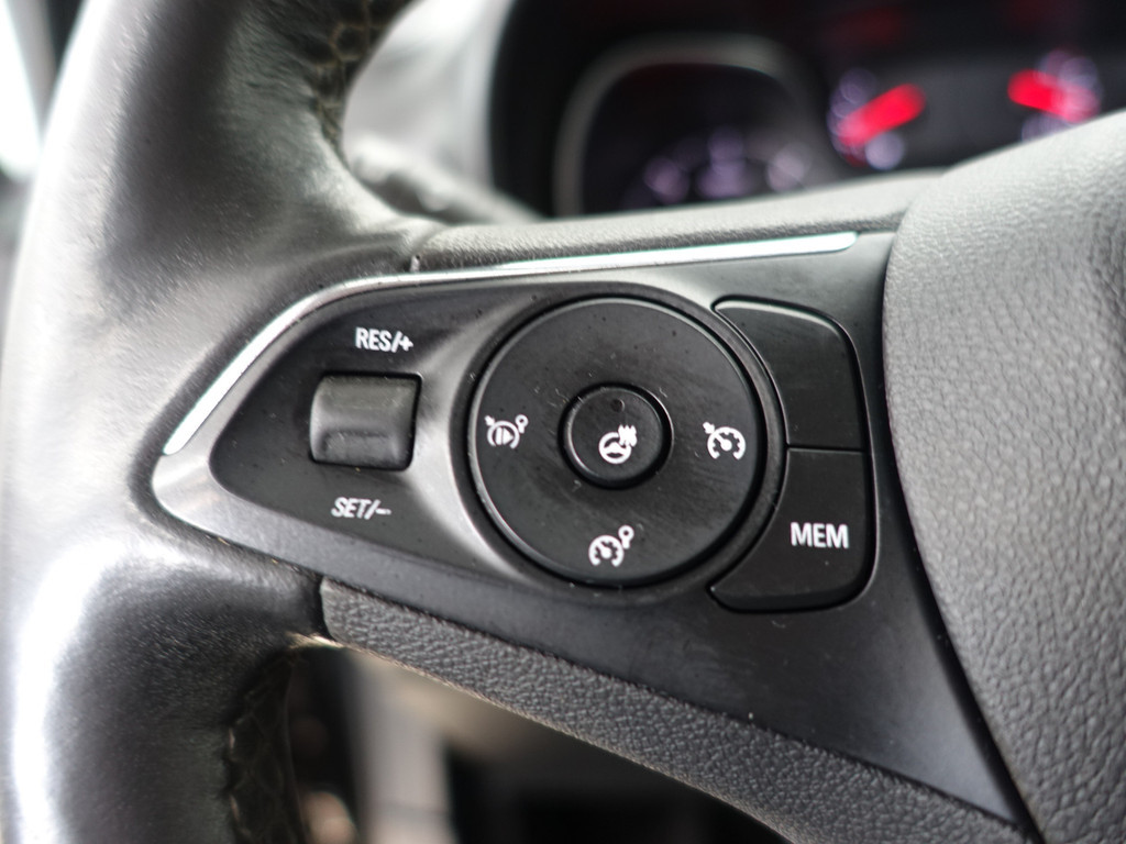 
Opel Combo 1.5D Euro 6 L2 Sport Edition- 3 Pers, Sport Leder, Stuurverwarming, Camera, Park Assist, Grijs Kenteken vol									