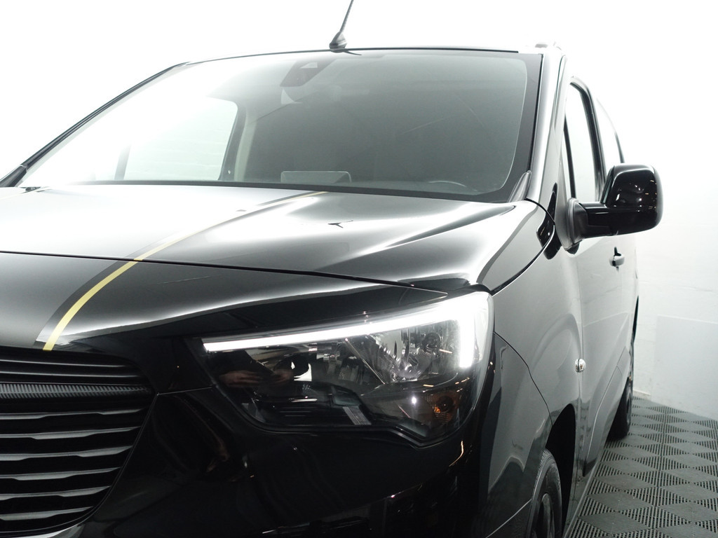 
Opel Combo 1.5D Euro 6 L2 Sport Edition- 3 Pers, Sport Leder, Stuurverwarming, Camera, Park Assist, Grijs Kenteken vol									