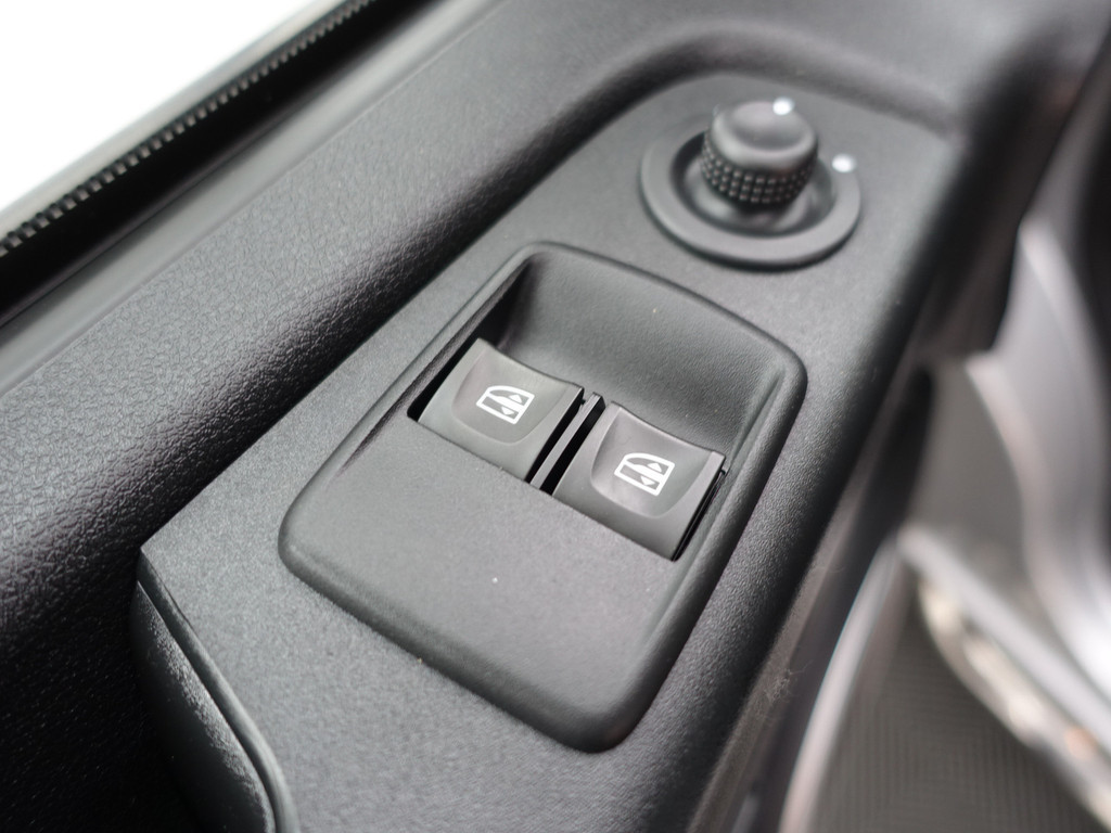 
Opel Vivaro 1.6 CDTI Euro 6 L2 Sport- Dubbele Cabine, 6 Pers, Led, Camera, Navi, Cruise, Sidebars vol									