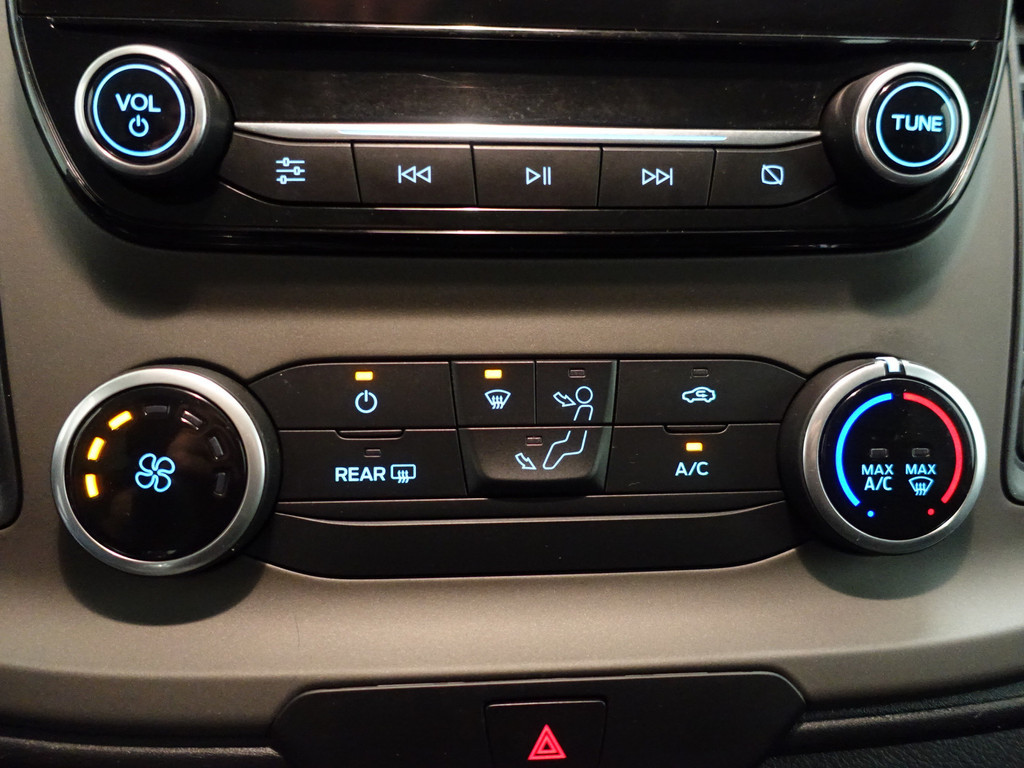 
Ford Transit Custom 320 2.0 TDCI Euro 6 Sportline- 3 Pers, Carplay, Navi, Park Assist, Cruise, Clima, Grijs Kenteken vol									