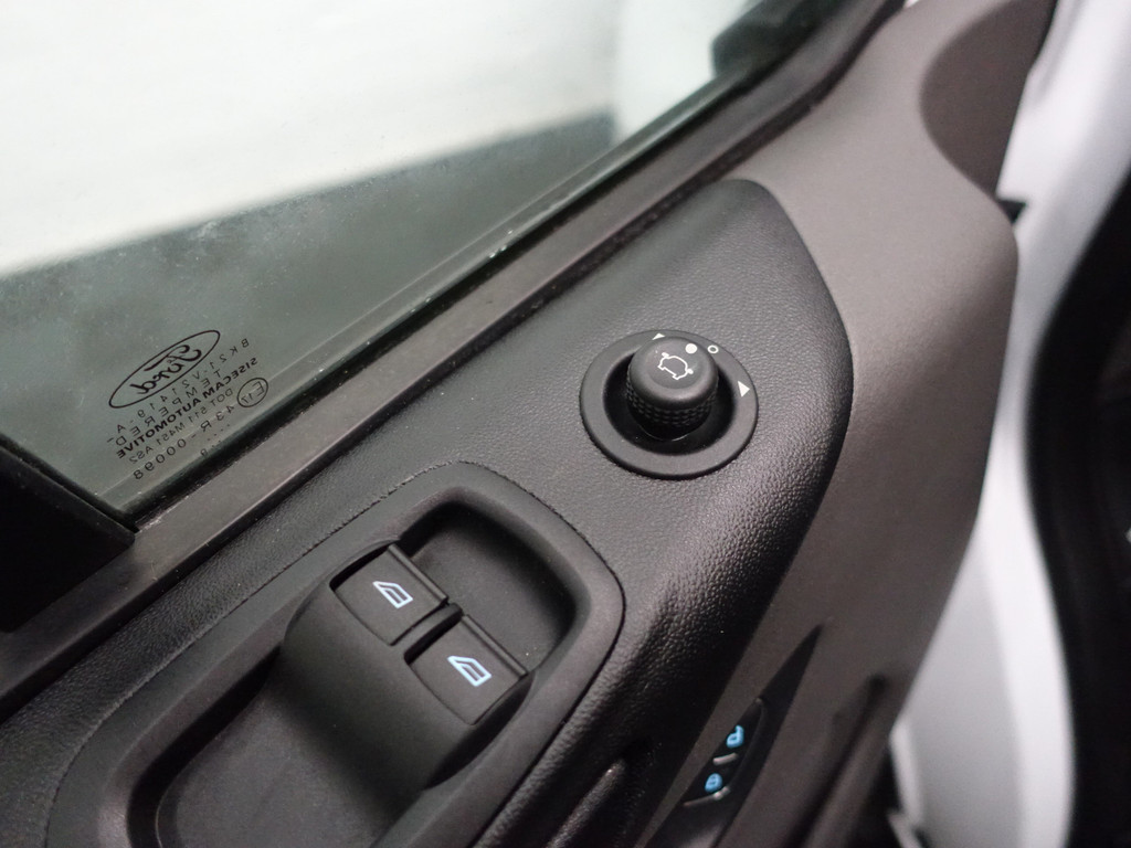 
Ford Transit Custom 320 2.0 TDCI Euro 6 Sportline- 3 Pers, Carplay, Navi, Park Assist, Cruise, Clima, Grijs Kenteken vol									