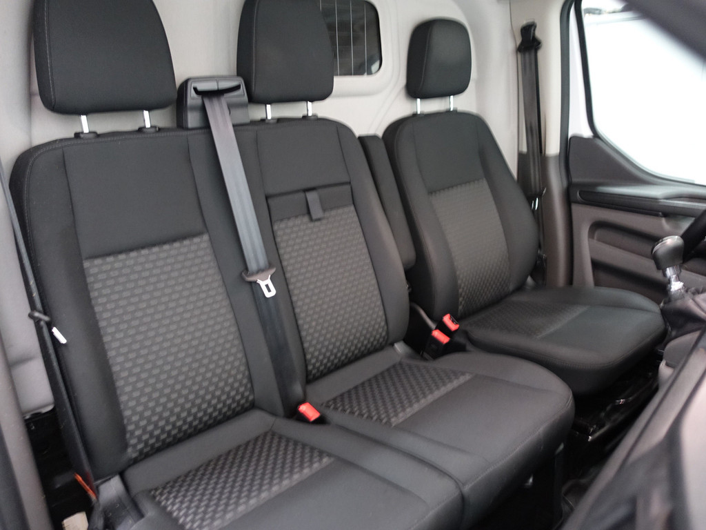 
Ford Transit Custom 320 2.0 TDCI Euro 6 Sportline- 3 Pers, Carplay, Navi, Park Assist, Cruise, Clima, Grijs Kenteken vol									