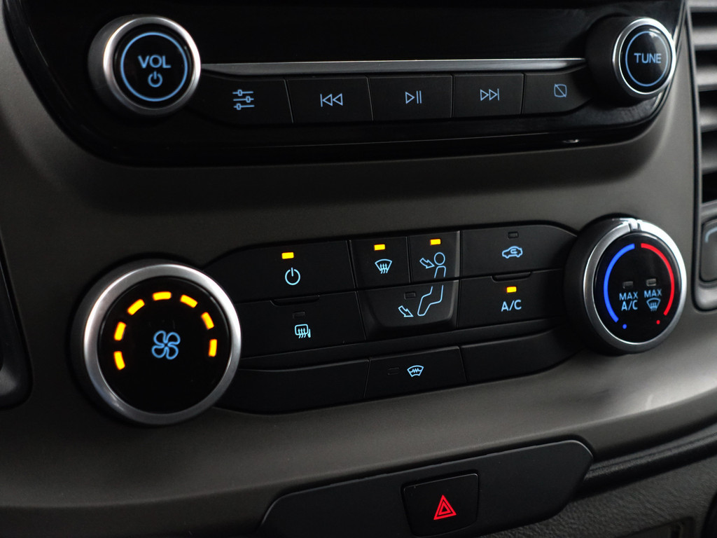 
Ford Transit Custom 340 2.0 TDCI Euro 6 L2 Limited- 2x Schuifdeur, 3 Pers, Xenon Led, Carplay, Dynamic Select, Imperiaal, Lane Assist vol									