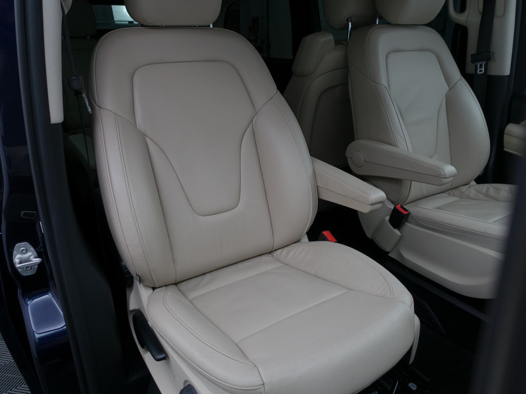 
Mercedes-Benz V-Klasse 200d Lang Avantgarde Aut- 2x Schuifdeur, Xenon Led, Lane Assist, Ada Cruise, Standkachel, Sfeerverlichting vol									