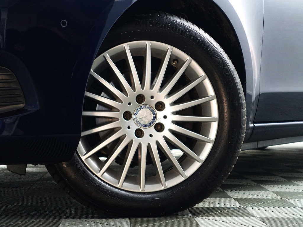 
Mercedes-Benz V-Klasse 200d Lang Avantgarde Aut- 2x Schuifdeur, Xenon Led, Lane Assist, Ada Cruise, Standkachel, Sfeerverlichting vol									