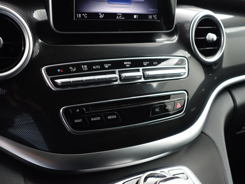 
Mercedes-Benz V-Klasse 200d Euro 6 Lang Avantgarde Aut- Dubbel Cabine, Camera, 2x Schuifdeur, Sidebars, Park Assist vol									