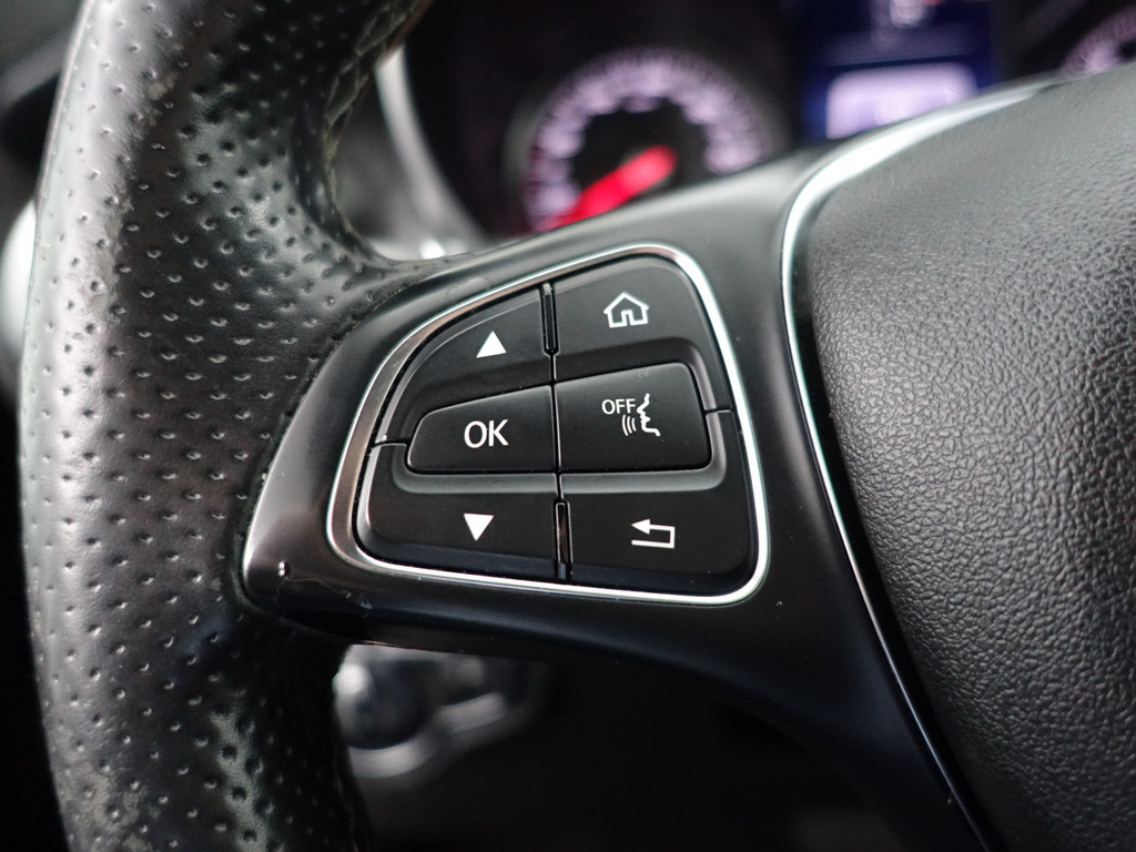 
Mercedes-Benz V-Klasse 200d Euro 6 Lang Avantgarde Aut- Dubbel Cabine, Camera, 2x Schuifdeur, Sidebars, Park Assist vol									