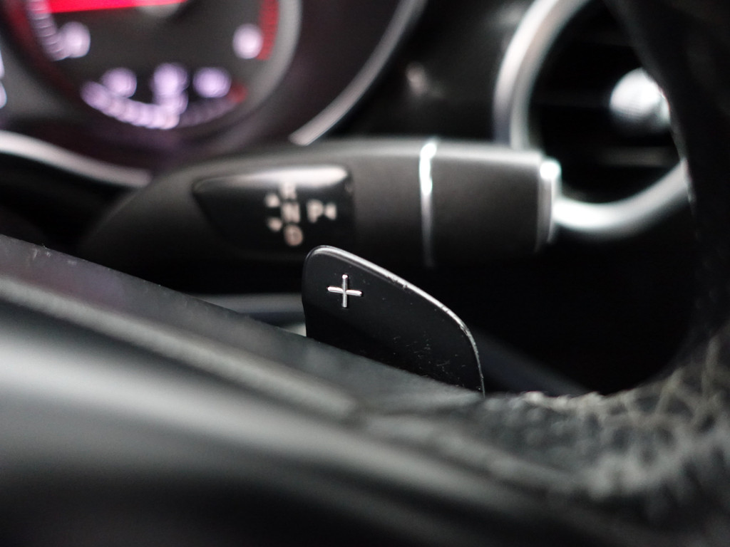 
Mercedes-Benz V-Klasse 200d Euro 6 Lang Avantgarde Aut- Dubbel Cabine, Camera, 2x Schuifdeur, Sidebars, Park Assist vol									