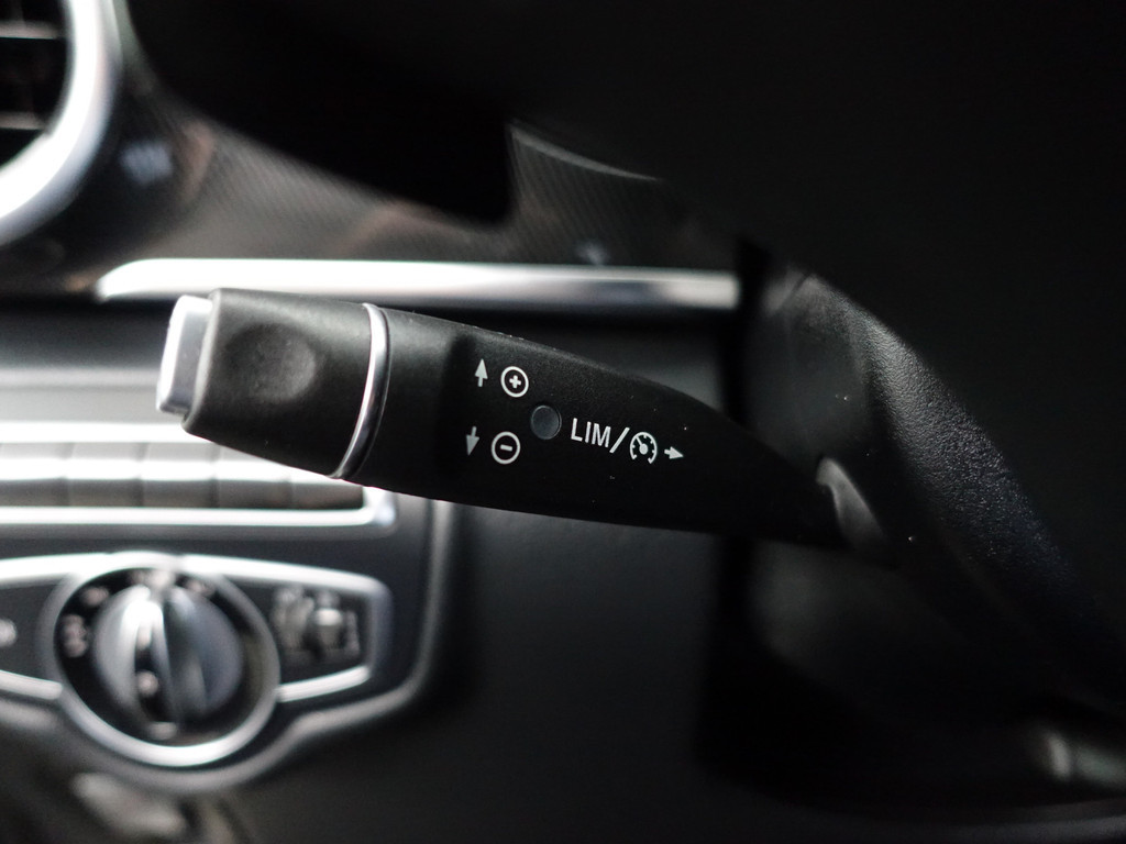 
Mercedes-Benz V-Klasse 200d Euro 6 Lang Avantgarde Aut- Dubbel Cabine, Camera, 2x Schuifdeur, Sidebars, Park Assist vol									