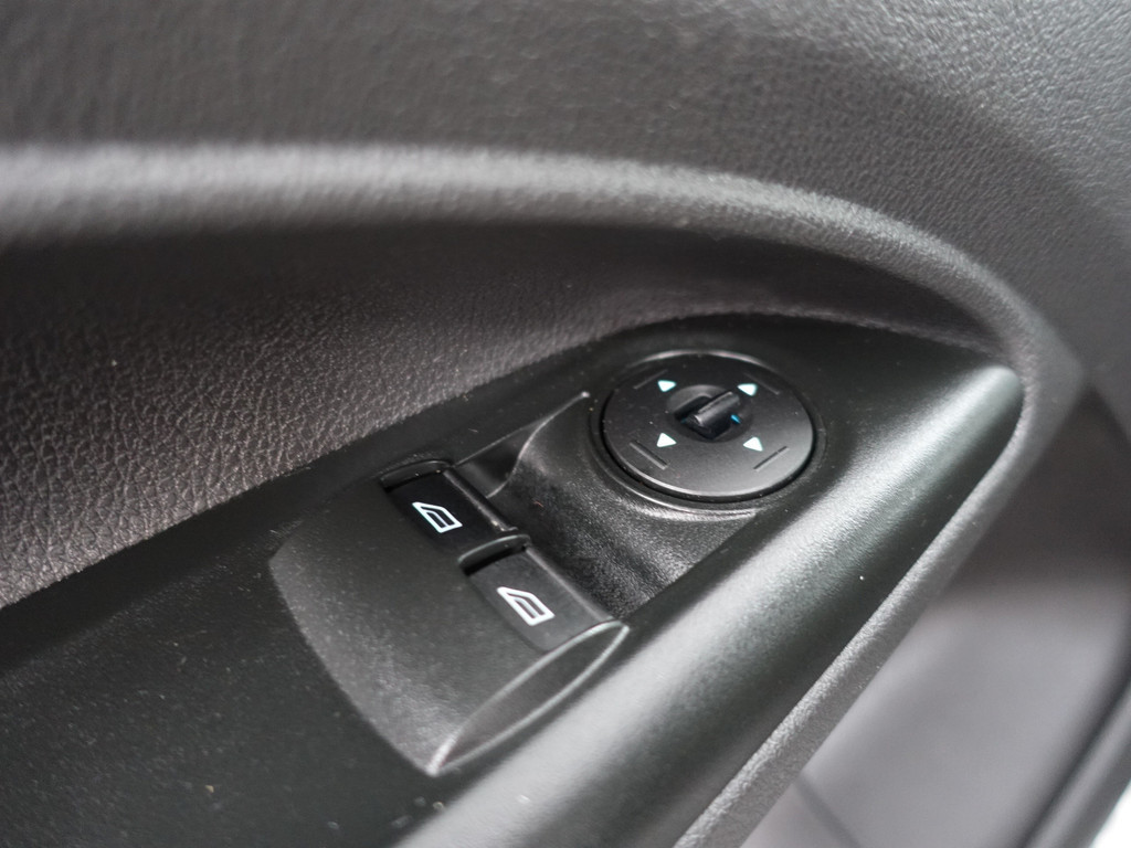 
Ford Transit Connect 1.5 TDCI Euro 6 L2 Sportline- 3 Pers, Camera, Navi, Clima, Cruise, Grijs Kenteken vol									