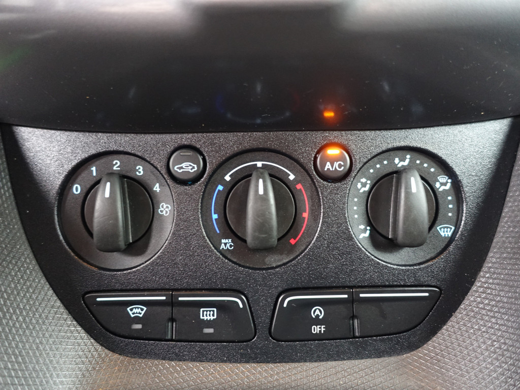 
Ford Transit Connect 1.5 TDCI Euro 6 L2 Sportline- 3 pers, Stoelverwarming, Inrichting, Cruise, Clima vol									