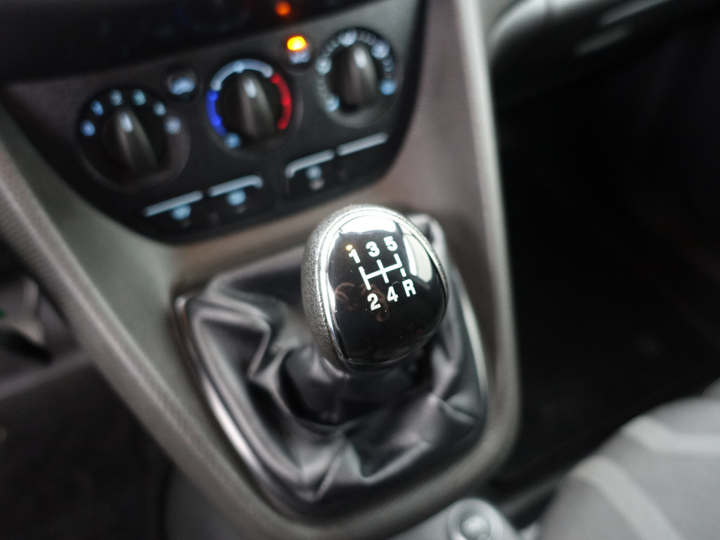 
Ford Transit Connect 1.5 TDCI Euro 6 L2 Sportline- 3 pers, Stoelverwarming, Inrichting, Cruise, Clima vol									