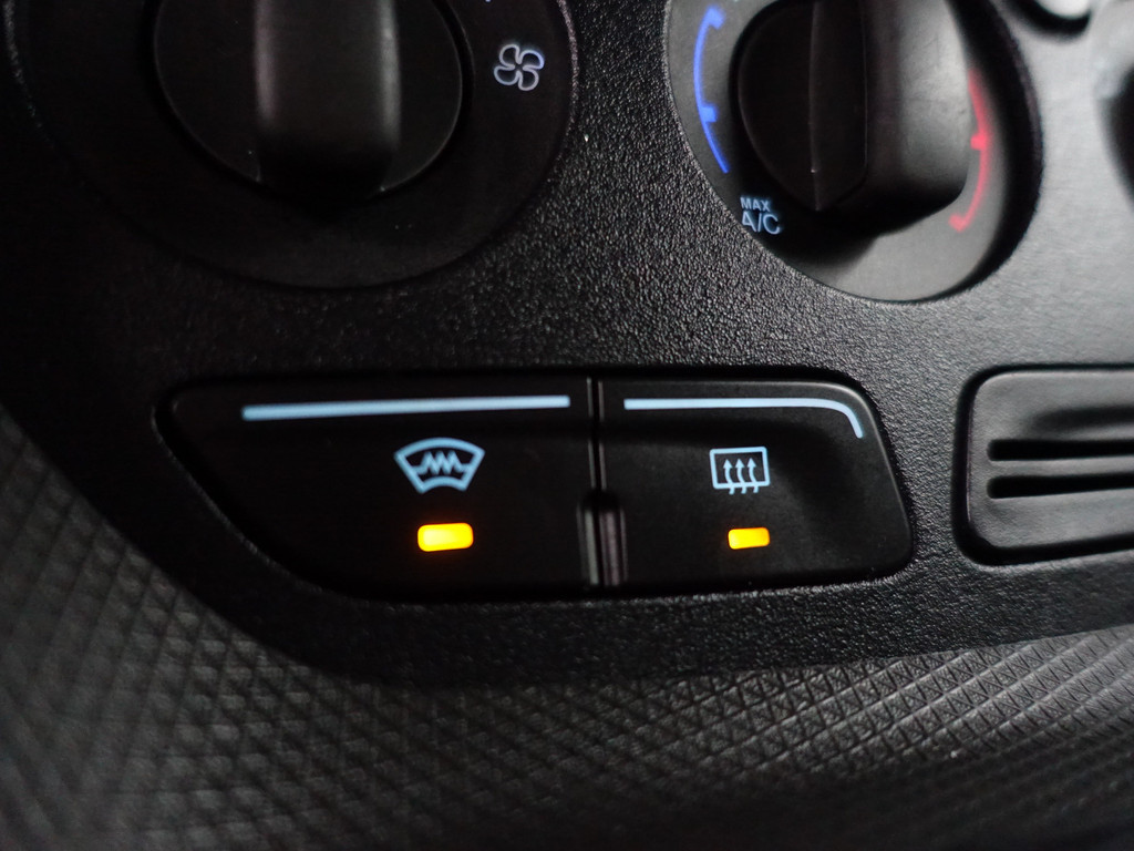 
Ford Transit Connect 1.5 TDCI Euro 6 L2 Sportline- 3 Pers, Camera, Navi, Clima, Cruise, Grijs Kenteken vol									