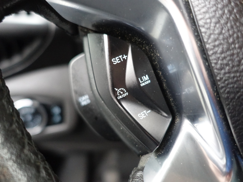 
Ford Transit Connect 1.5 TDCI Euro 6 L2 Sportline- 3 pers, Stoelverwarming, Inrichting, Cruise, Clima vol									