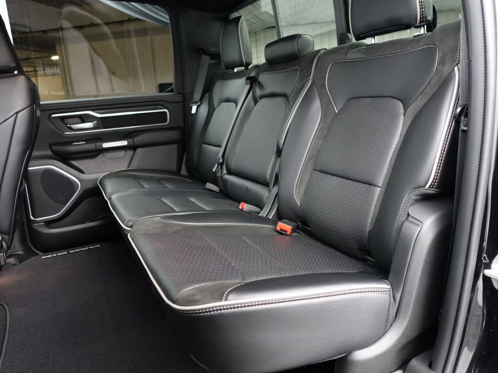 
Dodge Ram 1500 5.7 V8 4×4 Crew Cab Laramie Aut- Prins Onderbouw, Carplay, Alpine Audio, Stoelventilatie, Stuur/Stoelverwarming, Memory vol									