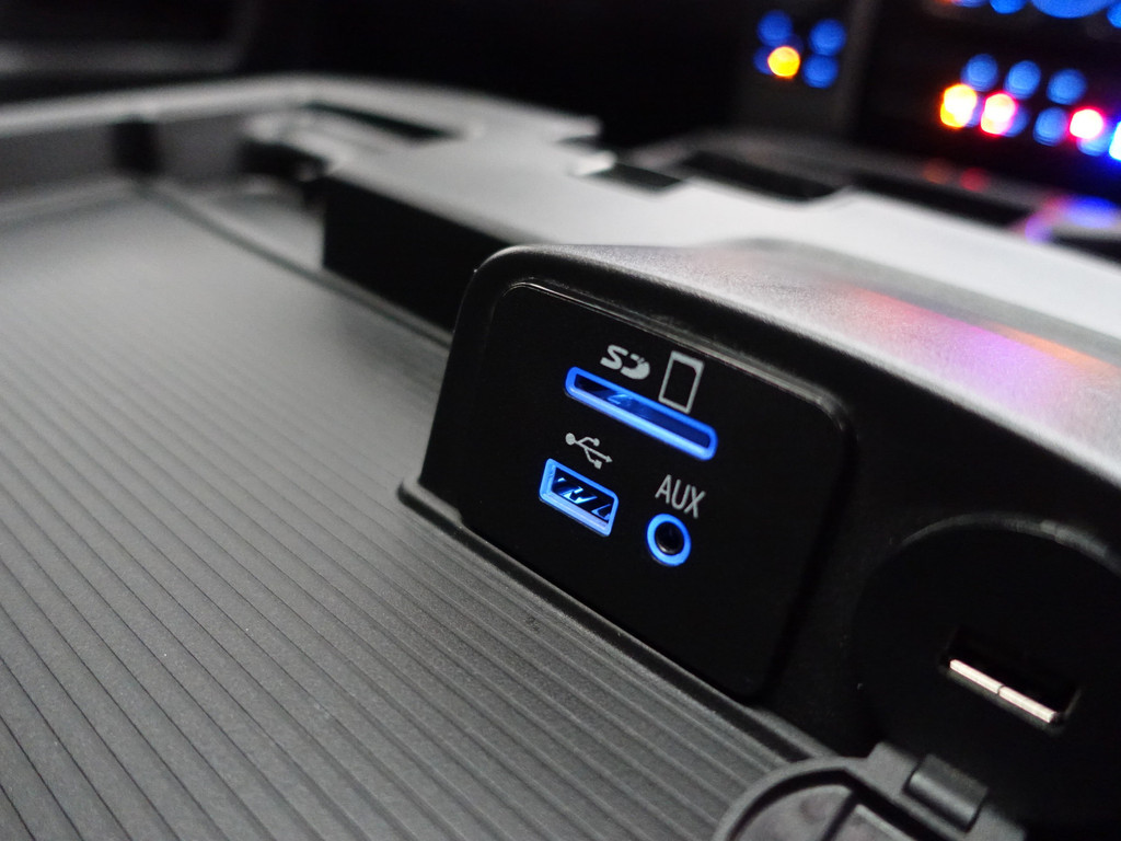 
Dodge Ram 1500 5.7 V8 4×4 Quad Cab 6’4 Laramie Aut- LPG G3, Schuifdak, Elek Verwarmd/Geventileerd Interieur, Alpine Audio, Camera vol									