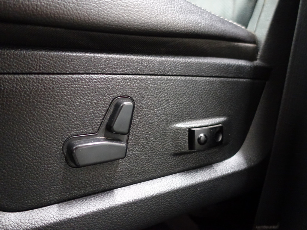 
Dodge Ram 1500 5.7 V8 4×4 Quad Cab 6’4 Laramie Aut- LPG G3, Schuifdak, Elek Verwarmd/Geventileerd Interieur, Alpine Audio, Camera vol									