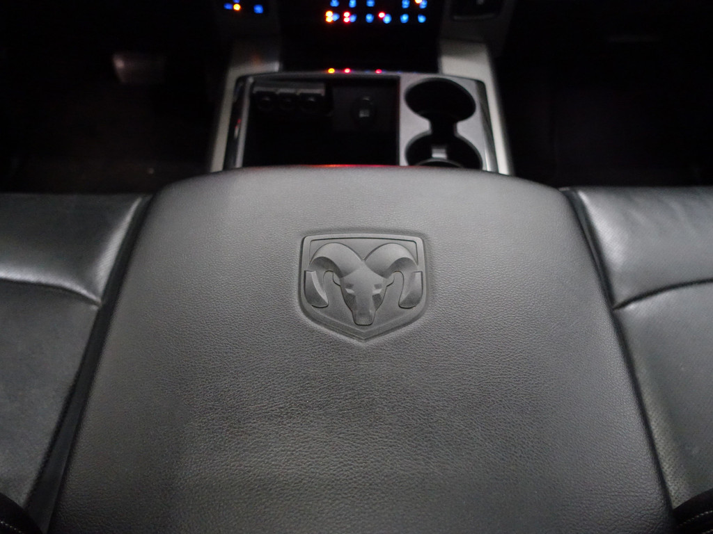 
Dodge Ram 1500 5.7 V8 4×4 Quad Cab 6’4 Laramie Aut- LPG G3, Schuifdak, Elek Verwarmd/Geventileerd Interieur, Alpine Audio, Camera vol									