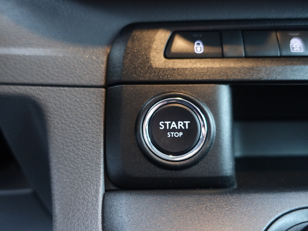 
Citroën Jumpy 2.0 BlueHDI Euro 6 180 Sportline Aut- Dubbel Cabine, 5/6 Pers, 2x Schuifdeur, Head Up, Keyless, 360 Camera vol									