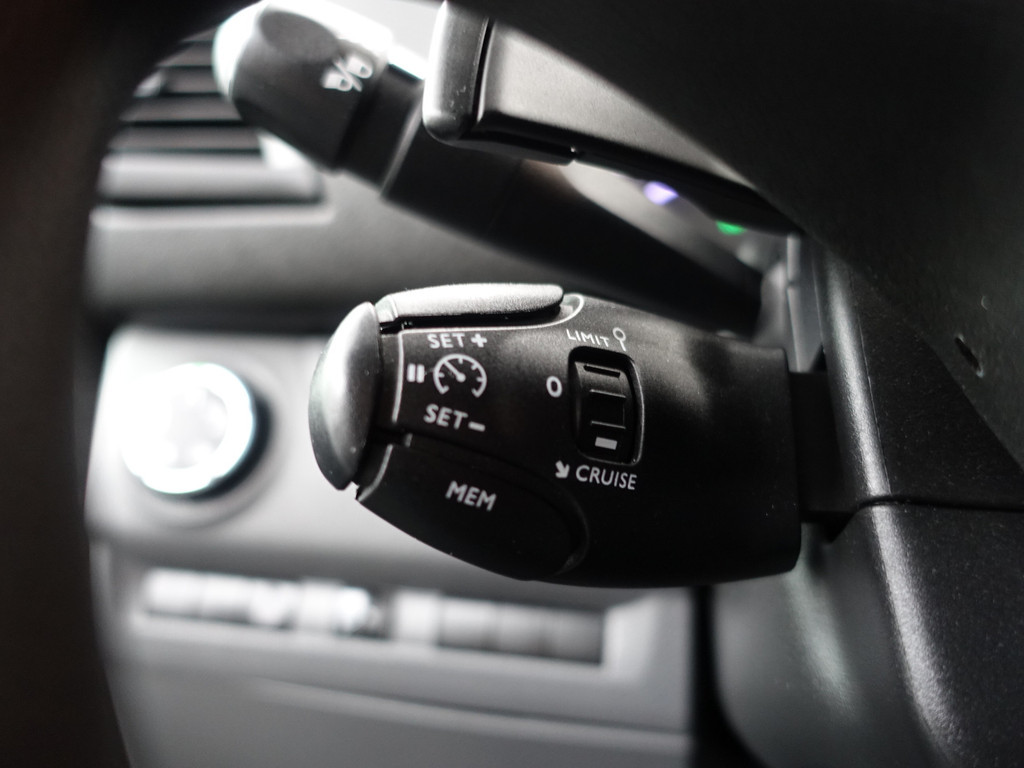 
Citroën Jumpy 2.0 BlueHDI Euro 6 180 Sportline Aut- Dubbel Cabine, 5/6 Pers, 2x Schuifdeur, Head Up, Keyless, 360 Camera vol									