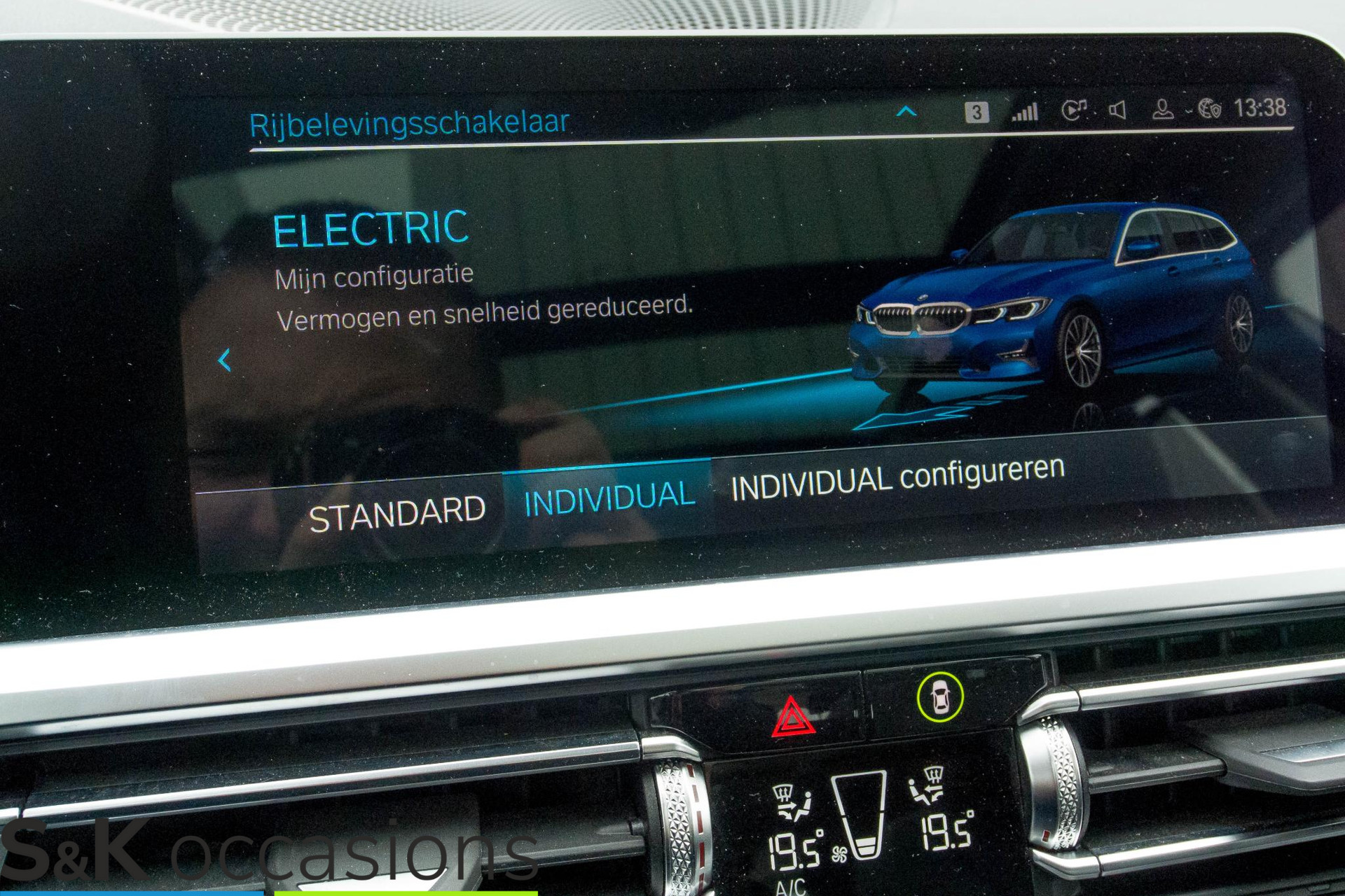 
								BMW 3 Serie Touring 330e xDrive Pano Led Leder vol									