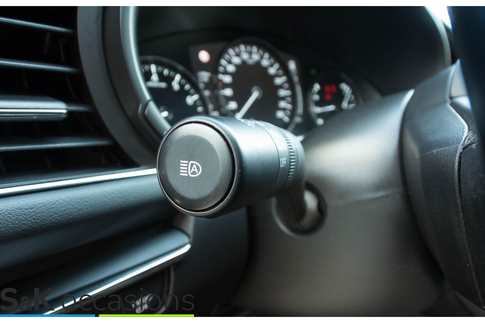 
								Mazda 3 2.0 e-SkyActiv-G M Hybrid 122 Luxury vol									