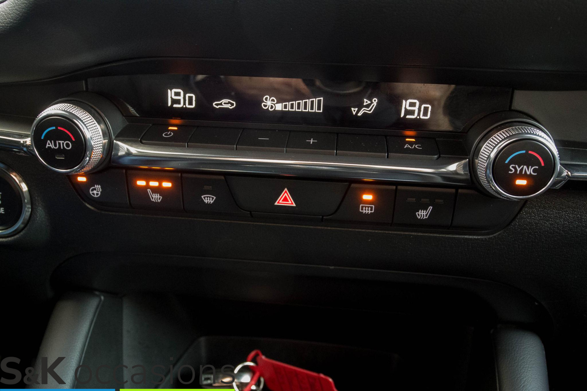 
								Mazda 3 2.0 e-SkyActiv-G M Hybrid 122 Luxury vol									